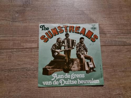 45T The Sunstreams - Aan de grens van de Duitse heuvelen, CD & DVD, Vinyles Singles, Utilisé, Single, En néerlandais, 7 pouces