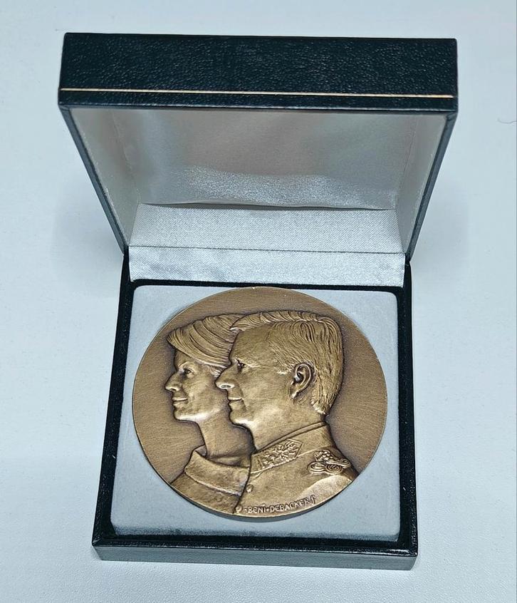 Médaille de bronze : Roi Philippe, Reine Mathilde, Collections, Maisons royales & Noblesse, Neuf, Timbre(s) ou Monnaie(s), Enlèvement ou Envoi