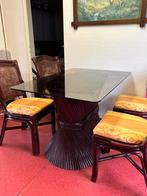 Karaktervolle tafel met 4 bijhorende stoelen, Huis en Inrichting, Ophalen
