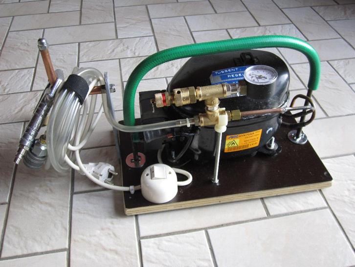 compressor, Doe-het-zelf en Bouw, Compressors, Zo goed als nieuw, 6 tot 10 bar, Minder dan 200 liter/min, Geluidgedempt, Ophalen