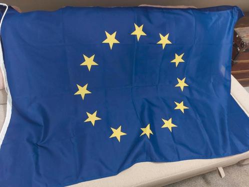 EU vlag - nog als nieuw - 100 bij 150 cm, Divers, Drapeaux & Banderoles, Comme neuf, Enlèvement ou Envoi