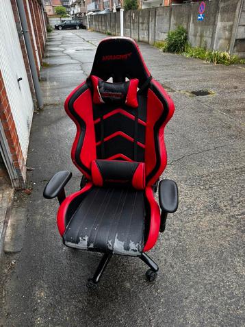 Ergonomische gamingstoel in goede staat (zie foto’s) beschikbaar voor biedingen