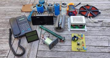 Elektronica voor herstelling of onderdelen. beschikbaar voor biedingen