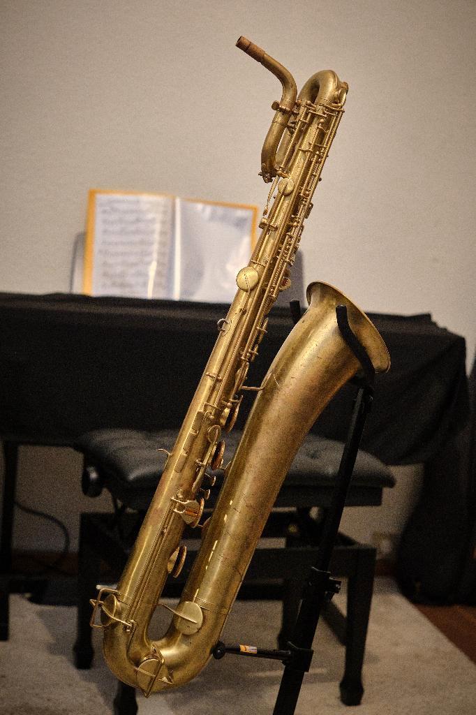 Saxophone Baryton, Musique & Instruments, Instruments à vent | Saxophones, Utilisé, Bariton, Avec valise, Enlèvement
