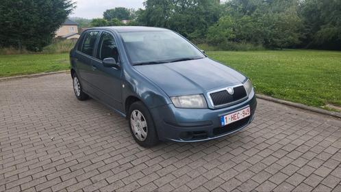 Skoda fabia 1.2i

Euro4 - essence ( toutes les zones Lez ok, Auto's, Skoda, Particulier, Fabia, Centrale vergrendeling, Benzine