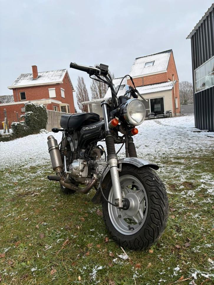 Dax skyteam (orginele uitlaat + hoge uitlaat erbij), Fietsen en Brommers, Brommers | Toebehoren, Gebruikt, Overige typen, Ophalen