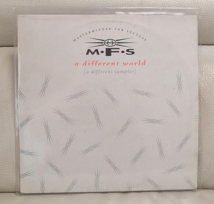 MFS : Un monde différent/Sampler 12" 'Paul van Dyk', CD & DVD, Vinyles | Dance & House, Comme neuf, Techno ou Trance, 12 pouces