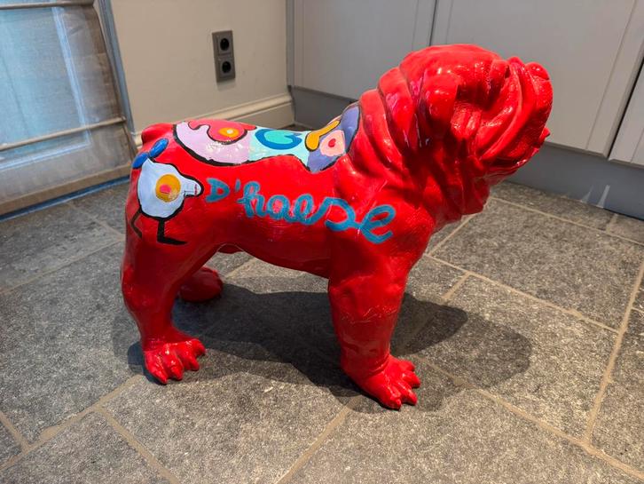 Bouledogue anglais créé par l'artiste Hannes D'Haese, Enfants & Bébés, Jouets | Extérieur | Figurines gonflables, Comme neuf, Enlèvement