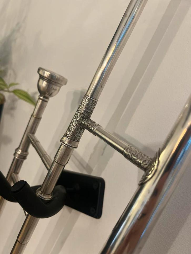 Trombone unique d'avant-guerre J. Grass - Lille, Musique & Instruments, Instruments à vent | Trombones, Utilisé, Avec valise, Enlèvement