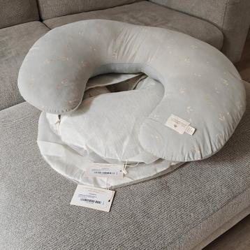 Twee borstvoedingskussens beschikbaar voor biedingen