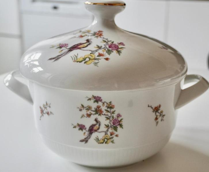Soupière en porcelaine avec couvercle, Antiquités & Art, Antiquités | Porcelaine, Enlèvement ou Envoi