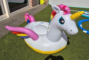 INTEX unicorn (zitvlak 120cm) 10€‼️ beschikbaar voor biedingen