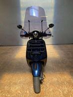 Vespa primavera 2014- met schade, Fietsen en Brommers, Ophalen, Zo goed als nieuw