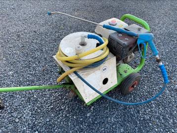 Professionele hogedrukreiniger op benzine  beschikbaar voor biedingen