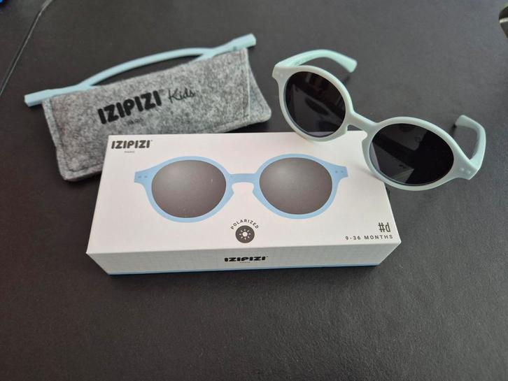 Izipizi zonnebril kids 9-36m sweet blue, Enfants & Bébés, Accessoires de mode pour bébé, Utilisé, Enlèvement ou Envoi