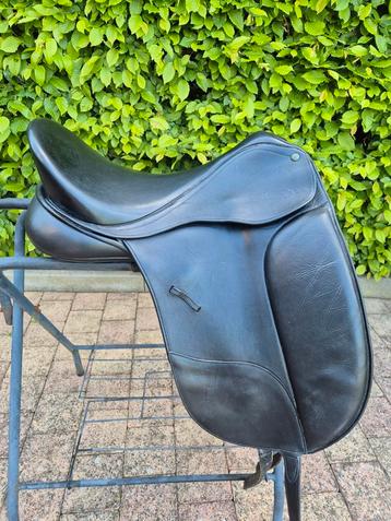 Selle dresssage Bates Isabell 18' beschikbaar voor biedingen