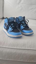 Jordan 1 Mid GS University Blue Black Maat 39, Kleding | Heren, Schoenen, Ophalen, Overige kleuren, Sneakers, Gedragen