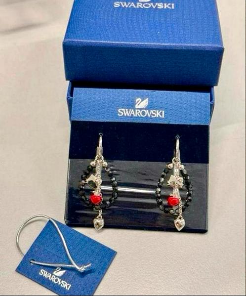 Swarovski Hello Kitty Glamour oorbellen kristal kraal NIEUW, Verzamelen, Swarovski, Nieuw, Sieraad of Horloge, Ophalen of Verzenden