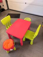 ikea kindertafel en stoeltjes, Kinderen en Baby's, Kinderkamer | Tafels en Stoelen, Ophalen, Gebruikt