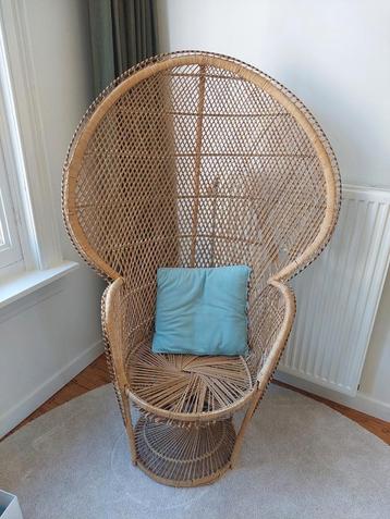 Grote Vintage Pauwenstoel/Peacock chair/Emmanuelle