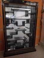 chinees vitrinekastje, Enlèvement