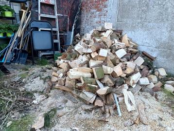 coniferen hout gespleten klein kachel formaat  beschikbaar voor biedingen