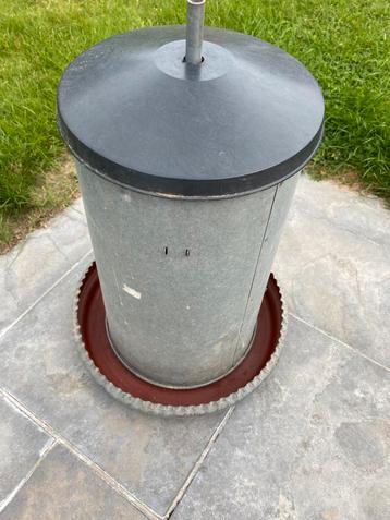 Eetcilo voor kippen beschikbaar voor biedingen