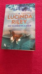 De Vlinderkamer van Lucinda Riley, Boeken, Ophalen