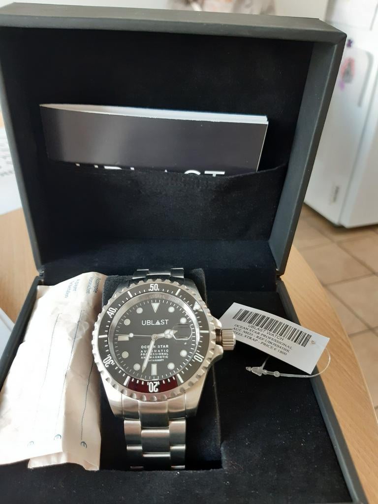 MONTRE UBLAST AUTOMATQUE, Bijoux, Sacs & Beauté, Montres | Hommes, Enlèvement ou Envoi, Comme neuf, Acier, Acier