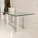 Tafel van aluminium en glas, Ophalen