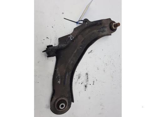 Draagarm onder rechts-voor van een Renault Captur, Auto-onderdelen, Ophanging en Onderstel, Renault, Gebruikt, 3 maanden garantie