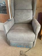 Onberispelijke fauteuil met relaxfunctie en lift, Huis en Inrichting, Ophalen, Zo goed als nieuw