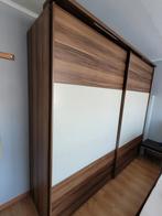 KLERENKAST VOOR SLAAPKAMER., Ophalen