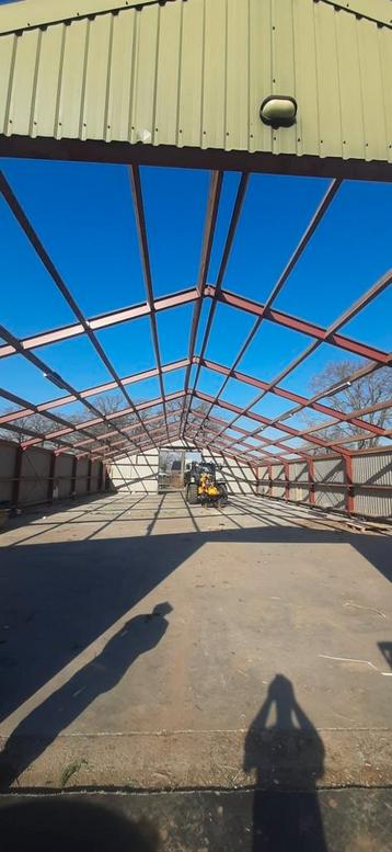 Loods te koop 15mx30m.                                      beschikbaar voor biedingen