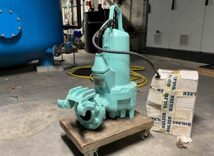 Pompe à eau Sulzer ABS XFC81C pompe à eaux usées, Jardin & Terrasse, Pompes à eau, Comme neuf, Électrique, Pompe de forage, Enlèvement ou Envoi