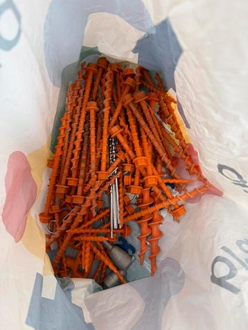 Peggy peg materiaal beschikbaar voor biedingen