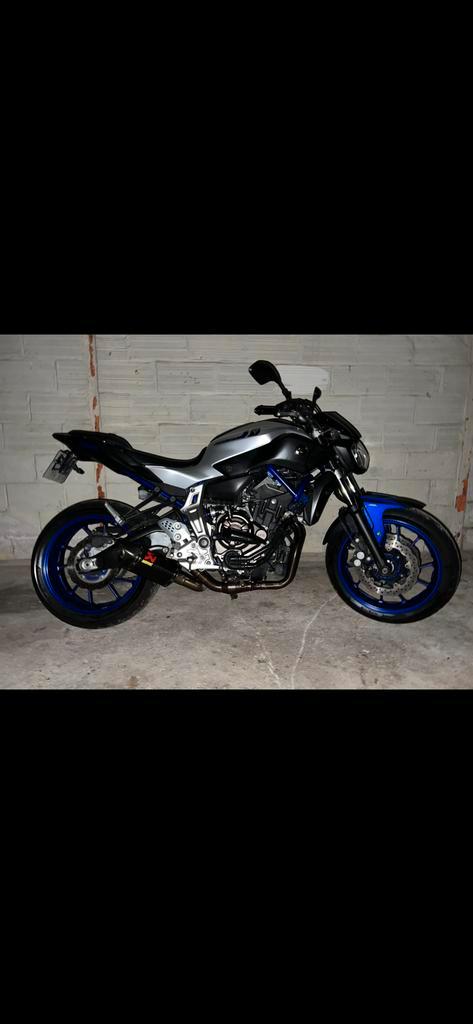 YAMAHA MT07 ligne complete akropovick, Motos, Motos | Yamaha, Super Sport, plus de 35 kW, 2 cylindres, Permis Moto A2 minimum
