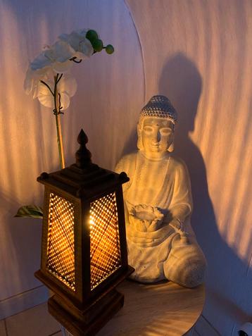 Mooie 2x Thaise lampen 1 Boeddha plus mooie bloemstuk  beschikbaar voor biedingen