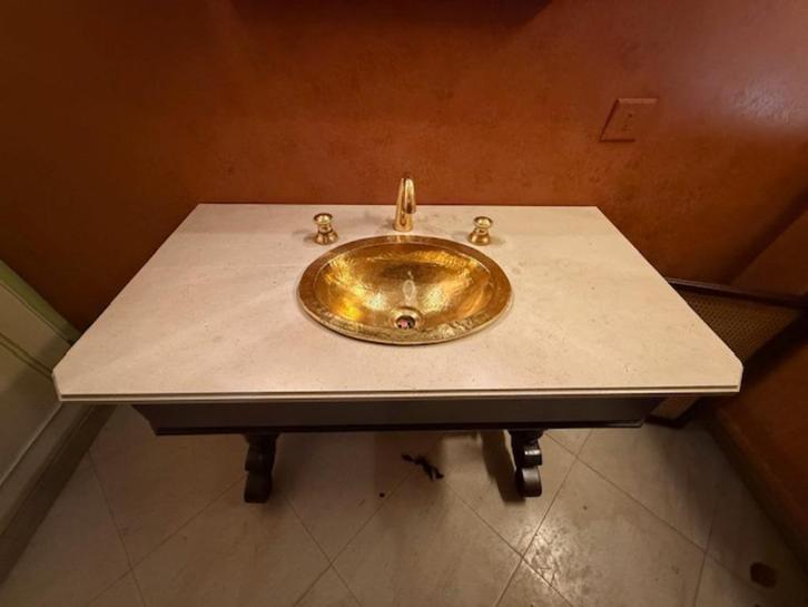 meuble vasque avec robineterrie dorrée, Maison & Meubles, Salle de bain | Meubles de Salle de bain, Utilisé, Meuble lavabo, Moins de 100 cm