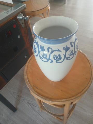 Vase ancien, Enlèvement