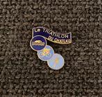 PIN - LE TRIATHLON DU CHATEAU, Verzenden, Gebruikt, Sport, Speldje of Pin