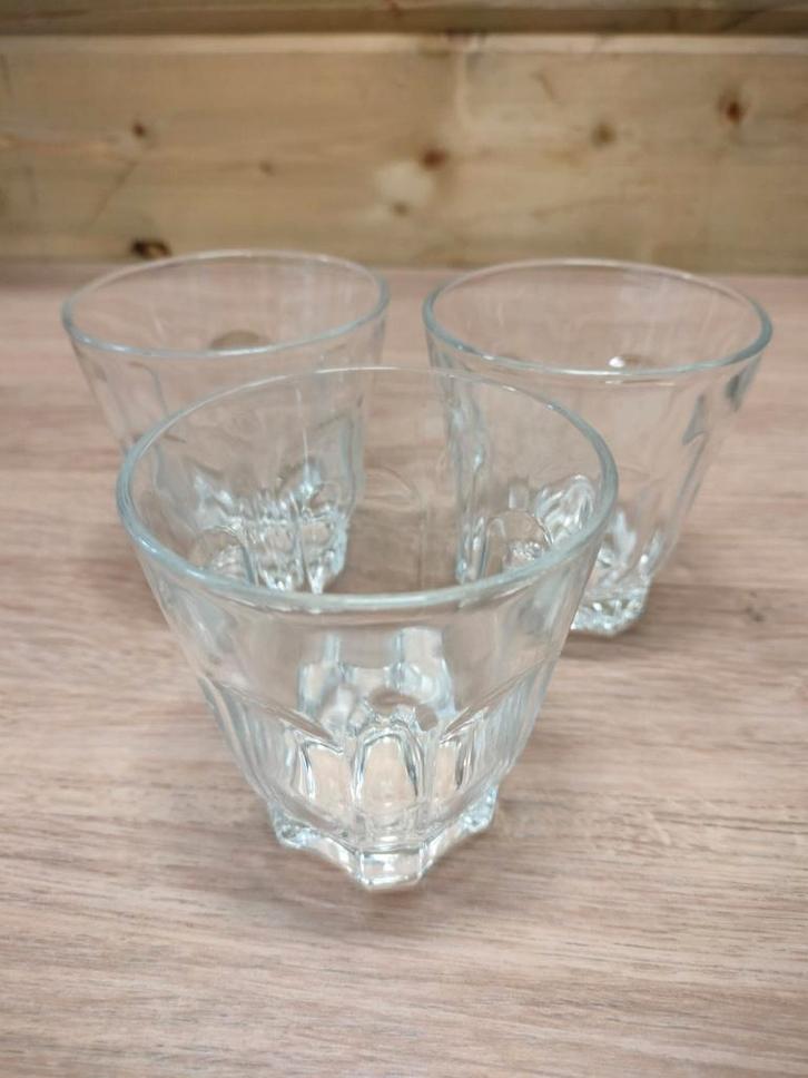 3 drinkglazen Arcoroc, Verzamelen, Glas en Drinkglazen, Zo goed als nieuw, Waterglas, Ophalen of Verzenden