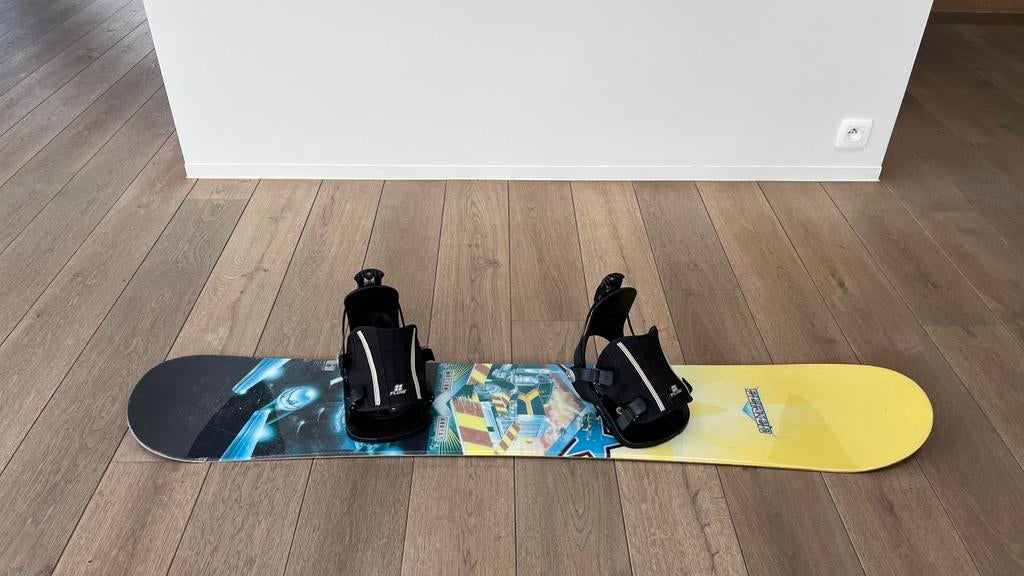 Burton Motion 151 snowboard met bindingen, Sports & Fitness, Snowboard, Utilisé, Fixations, Enlèvement