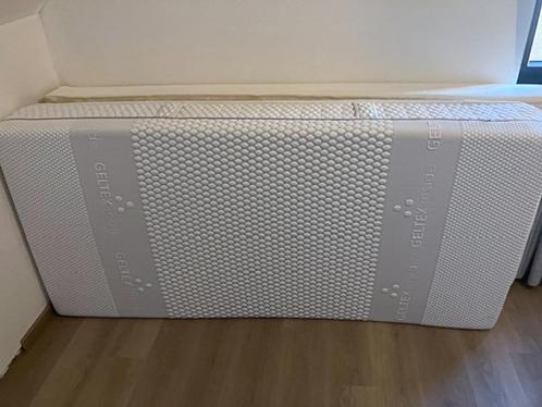 Matras Geltex 1.9x0.9mx24cm., Huis en Inrichting, Slaapkamer | Matrassen en Bedbodems, Zo goed als nieuw, Matras, 90 cm, 190 cm of minder