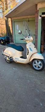 Vespa gts 125cc, Fietsen en Brommers, Scooters | Vespa, Ophalen, Zo goed als nieuw