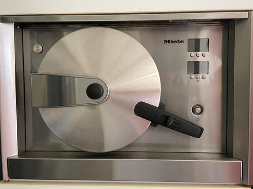 Miele hogedruk-stoomoven DGD–Professioneel met accessoires, Elektronische apparatuur, Ovens, Gebruikt, Inbouw, Oven, Minder dan 45 cm
