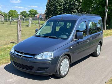 Opel Combo 1.4 essence 1er proprio propre beschikbaar voor biedingen