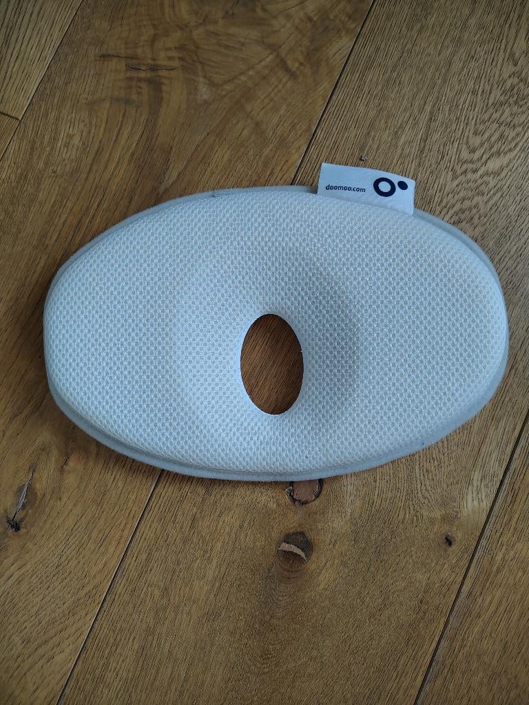 Doomoo ergonomisch hoofdkussen baby, Ophalen, Jongetje of Meisje, Wit, Zo goed als nieuw