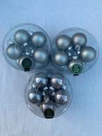 30 glazen kerstballen in blauw / grijs, Ophalen, Gebruikt