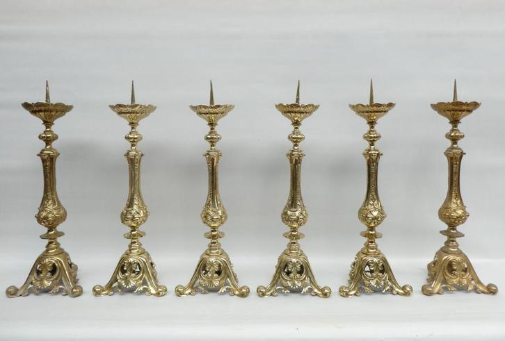 Zes zware antieke koperen altaarkandelaars, Antiek en Kunst, Antiek | Religieuze voorwerpen, Ophalen